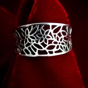 Vintage Sterling Silver Lace Design Ring